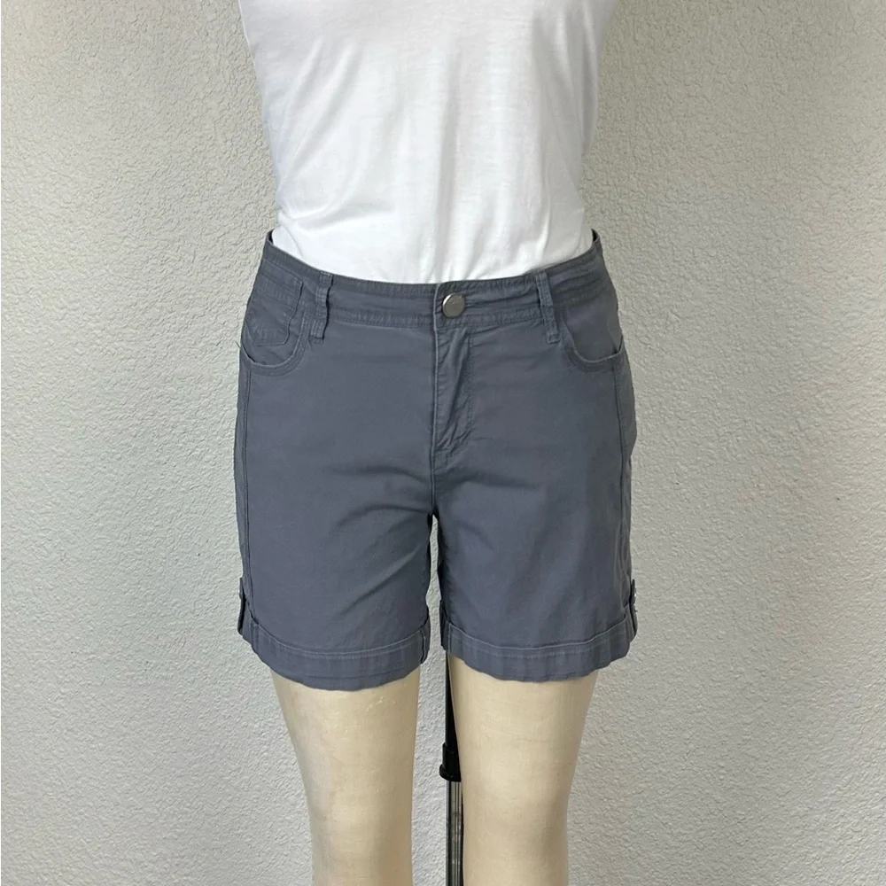 DKNY Bermuda Shorts Women's Sz 10 Flint Light Gray Stretch Cuffed